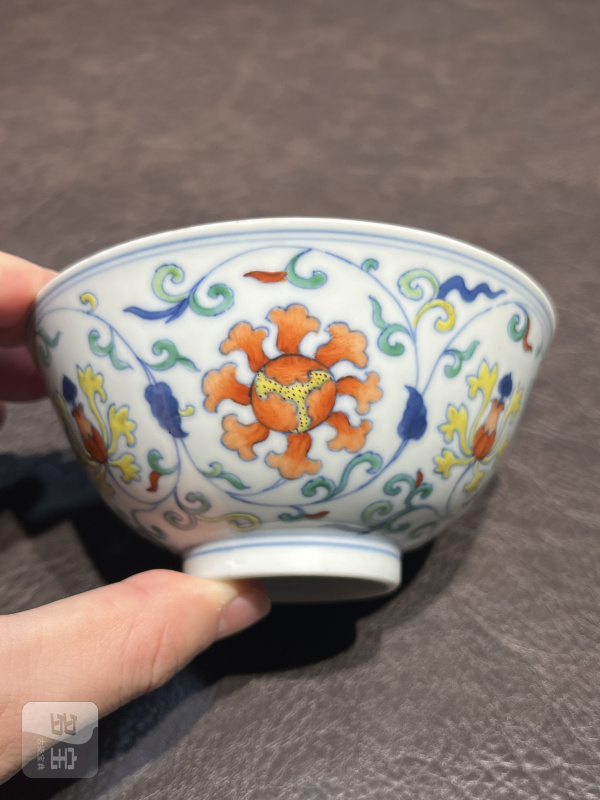 清乾隆 斗彩缠枝宝相花纹茶碗 - 图10